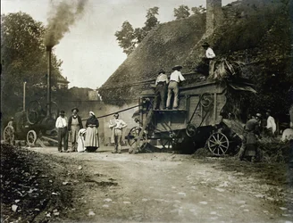 Threshing scene, late 19th century